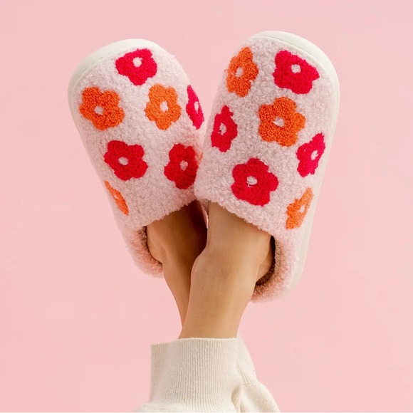 The Darling Effect Shoes - Pink Flower Soft Fuzzy Hard Sole Lightweight Slippers